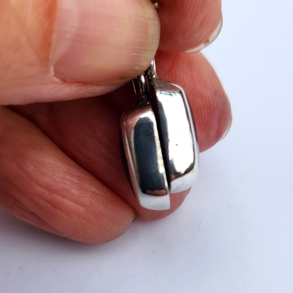 950 Silver & Black Onyx Bevel Earrings New without box - Picture 4 of 6